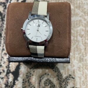 BURBERRY WATCH (10/10)